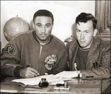 McIntyre signs