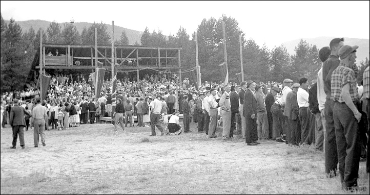 Ball crowd